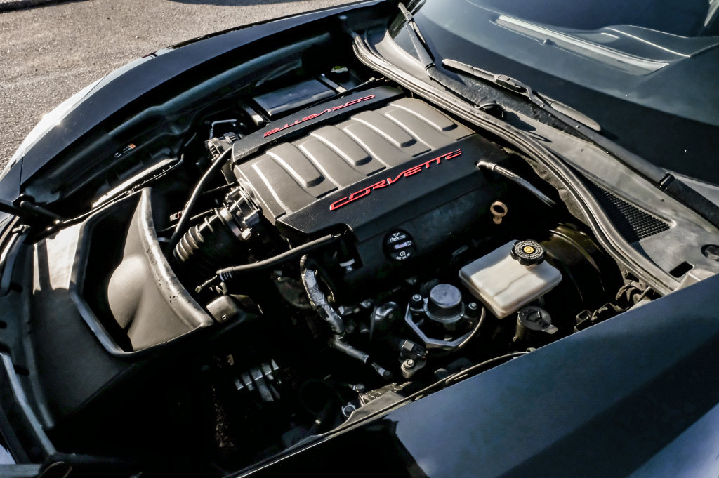 Used 2019 Chevrolet Corvette Stingray Coupe w/ 1LT RWD image 41