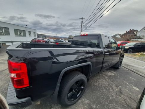Used 2017 GMC Sierra 1500 SLE w/ SLE Value Package image 8