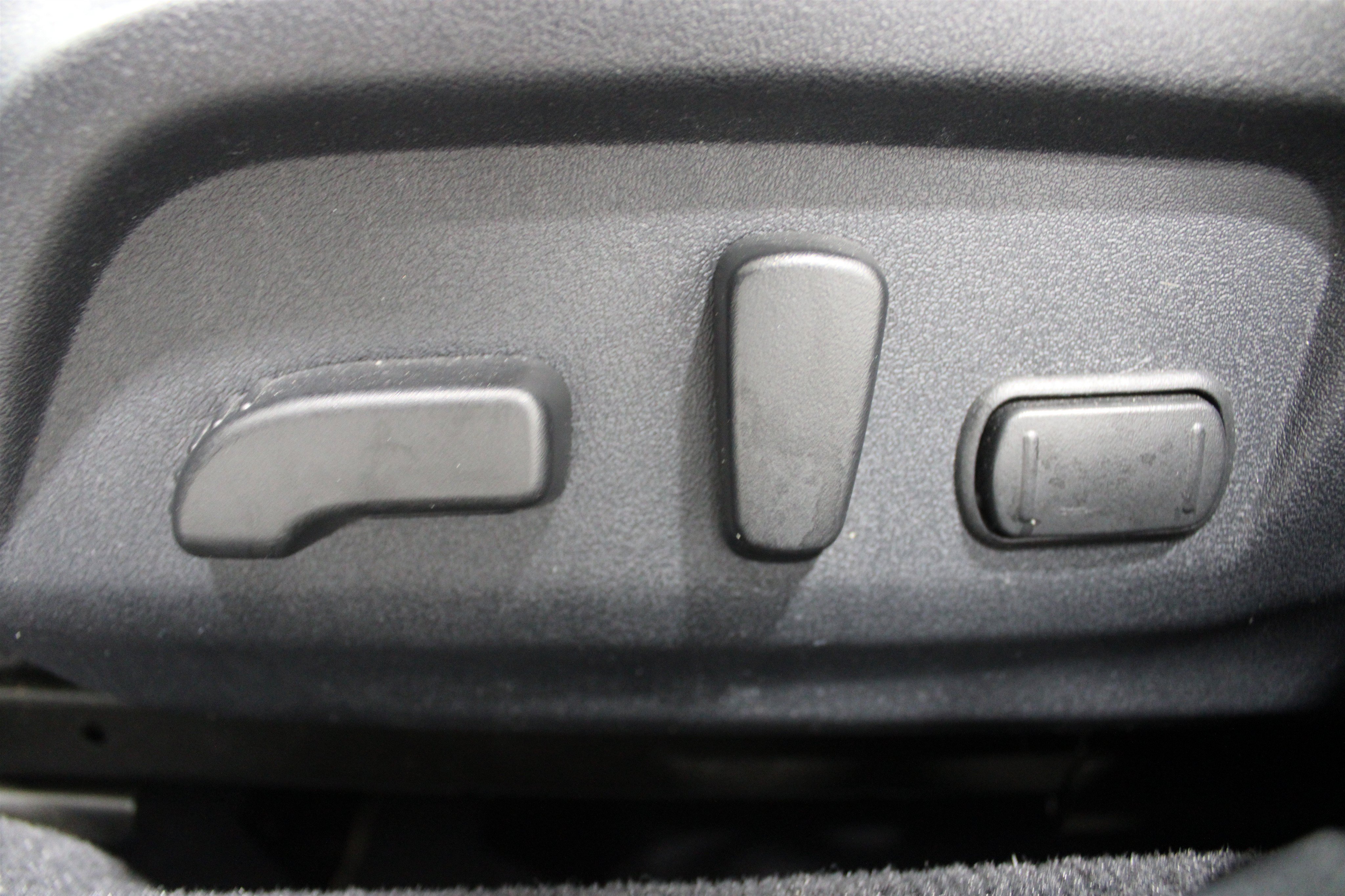 Used 2019 Subaru Outback 2.5i Touring AWD/4WD image 13