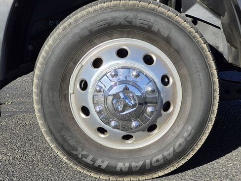 Used 2025 RAM 3500 Limited AWD/4WD image 11