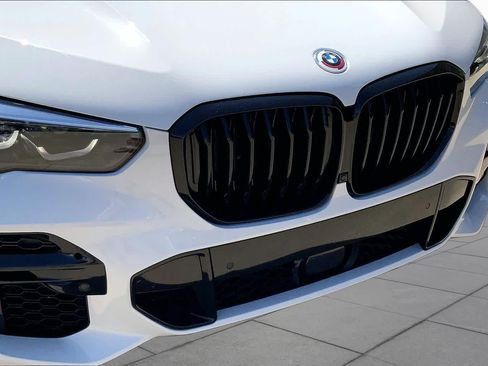 Used 2022 BMW X5 M50i AWD/4WD image 28