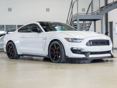Used 2019 Ford Mustang Shelby GT350R w/ GT350R Equipment Group 920A image 9