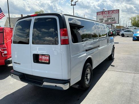 Used 2017 Chevrolet Express 3500 LT w/ LT Preferred Equipment Group RWD image 4
