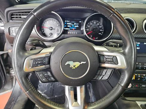 Used 2019 Ford Mustang Convertible RWD image 12