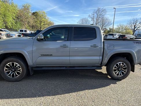 Used 2021 Toyota Tacoma TRD Sport w/ TRD Premium Sport Package image 8