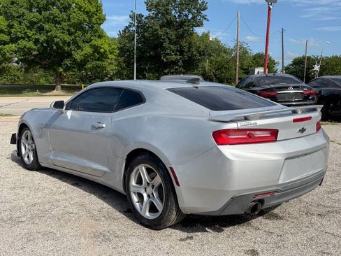 Used 2018 Chevrolet Camaro LT RWD image 5