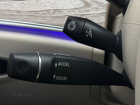 Used 2018 Mercedes-Benz E 400 4MATIC Cabriolet w/ Premium 2 Package (Q02) image 39