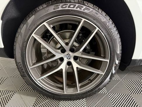 New 2025 Porsche Macan S image 13