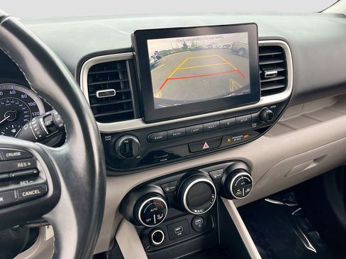 Used 2021 Hyundai Venue SEL w/ Cargo Package image 13