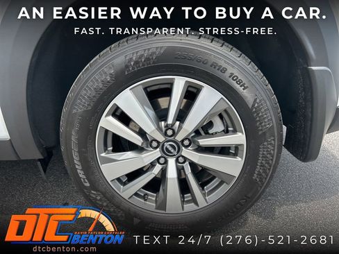 Used 2025 Nissan Pathfinder SL AWD/4WD image 34