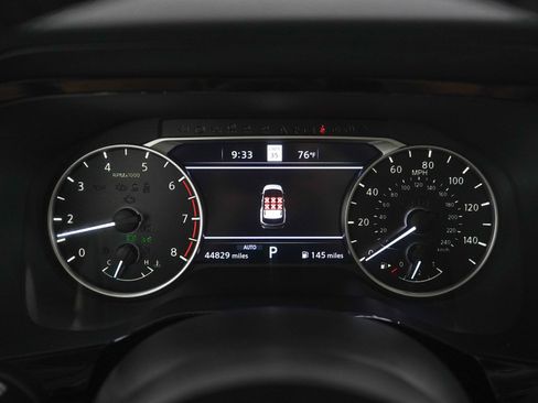 Used 2023 Nissan Pathfinder SL AWD/4WD image 26