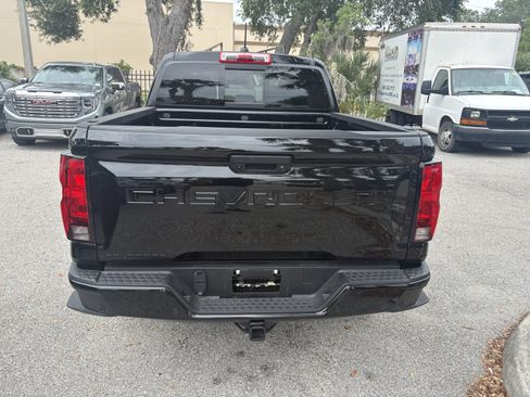 Used 2025 Chevrolet Colorado W/T w/ WT Custom Package RWD image 6