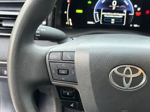 Used 2025 Toyota Camry LE FWD image 24