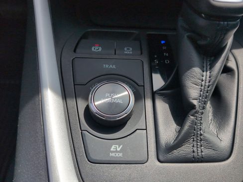 Certified 2023 Toyota RAV4 XSE AWD/4WD image 38