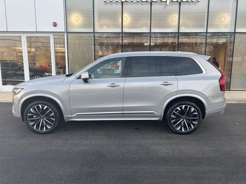 Used 2025 Volvo XC90 B5 Plus image 2