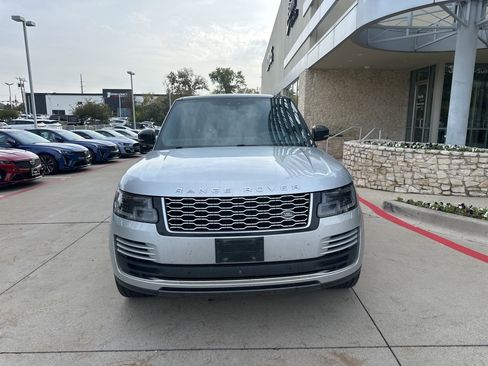 Used 2018 Land Rover Range Rover Supercharged image 2