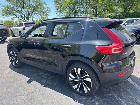 Used 2023 Volvo XC40 B5 Plus w/ Driver Assist Package AWD/4WD image 6