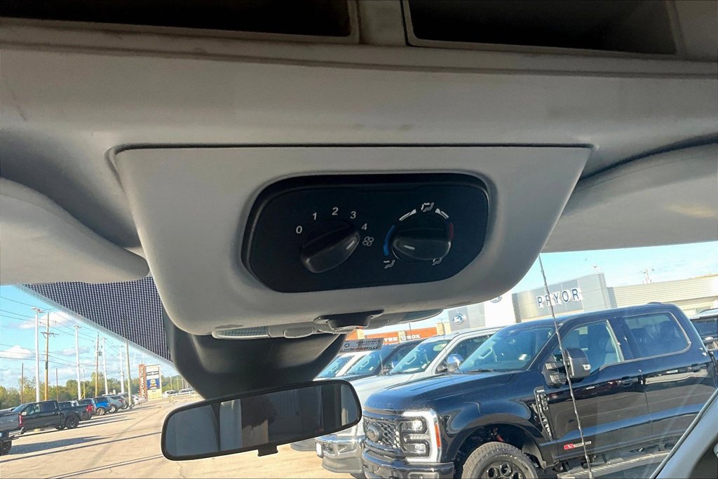 Used 2018 Ford Transit 350 XLT RWD image 25