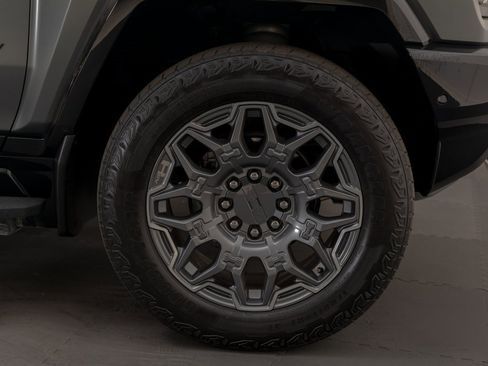 Used 2024 GMC Hummer EV 3X image 41