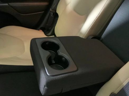 Used 2016 Jeep Cherokee 75th Anniversary FWD image 26