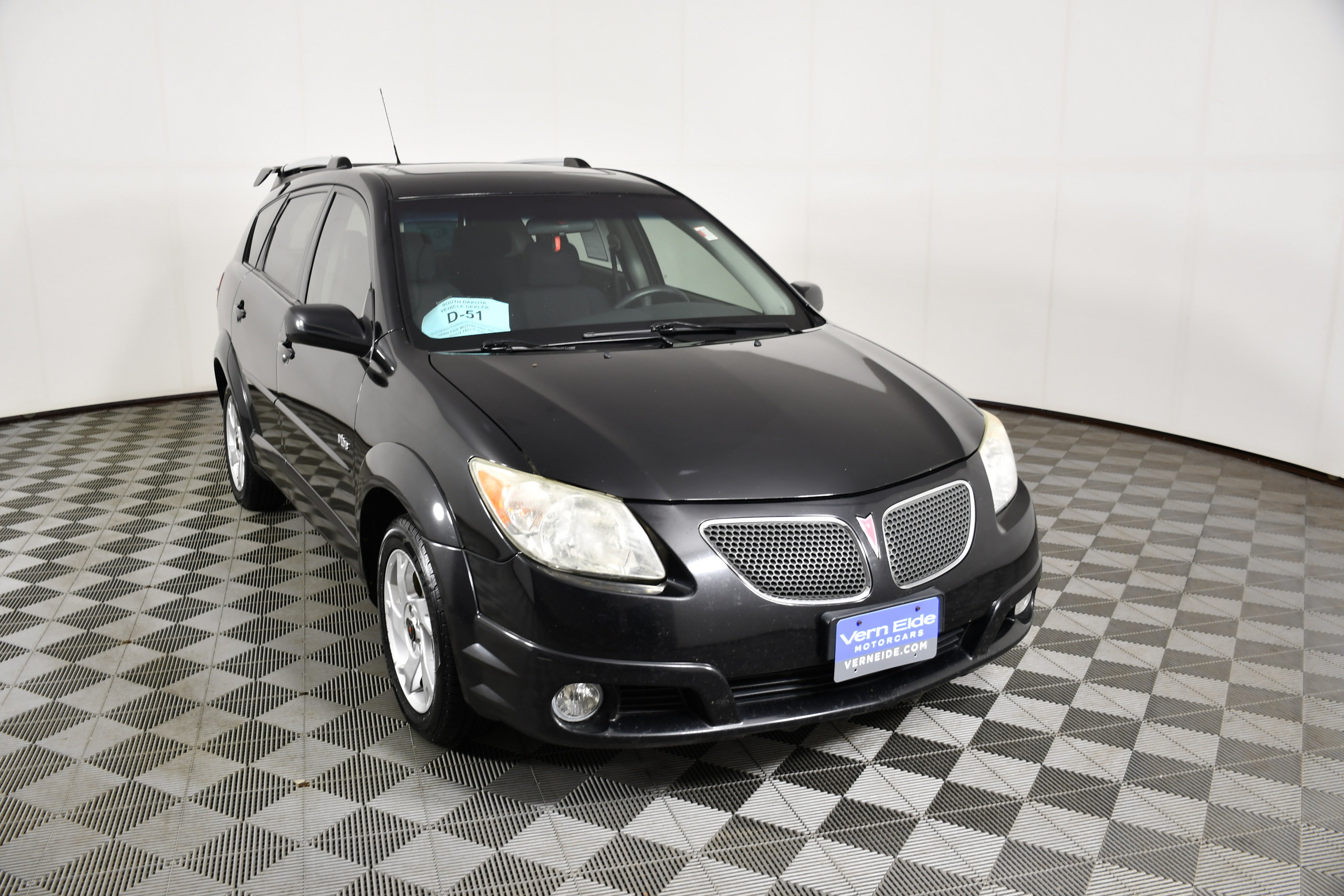Used 2005 Pontiac Vibe w/ Power Group Value Package FWD image 3