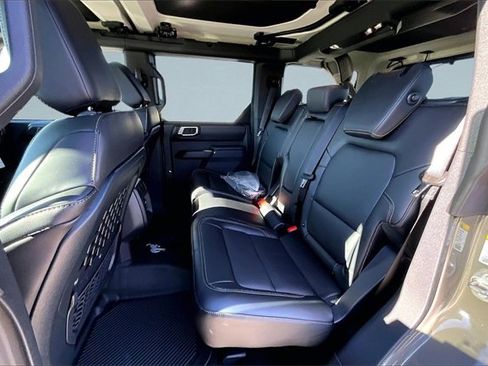 New 2025 Ford Bronco Badlands image 9