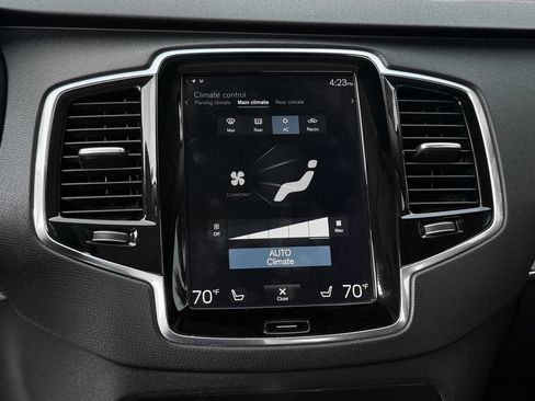 Used 2018 Volvo XC90 T6 Momentum w/ Convenience Package AWD/4WD image 17
