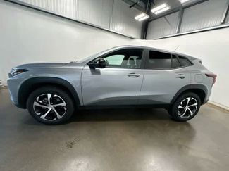 Used 2025 Chevrolet Trax RS FWD video 2