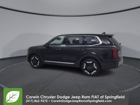 Used 2025 Kia Telluride S AWD/4WD image 9
