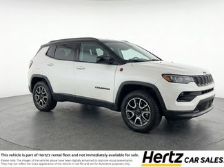 Used 2025 Jeep Compass Trailhawk AWD/4WD video 1