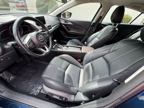 Used 2018 MAZDA MAZDA3 Touring image 10