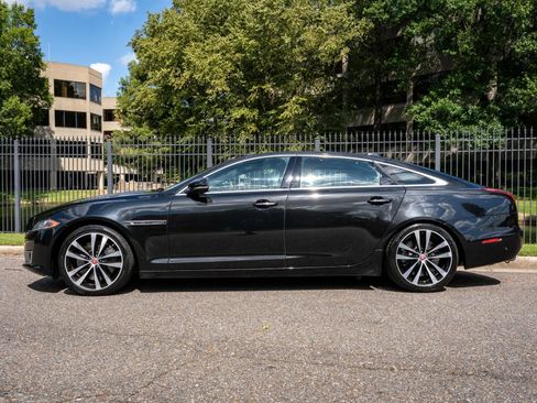 Used 2019 Jaguar XJ L Supercharged RWD image 9