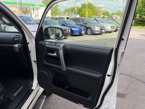 Used 2018 Toyota 4Runner Limited AWD/4WD image 31