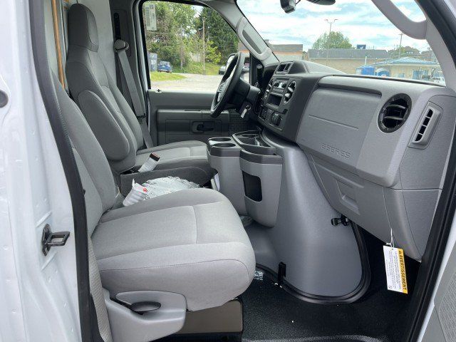 New 2027 Ford E-350 and Econoline 350 Super Duty w/ Power Equipment Group RWD image 10