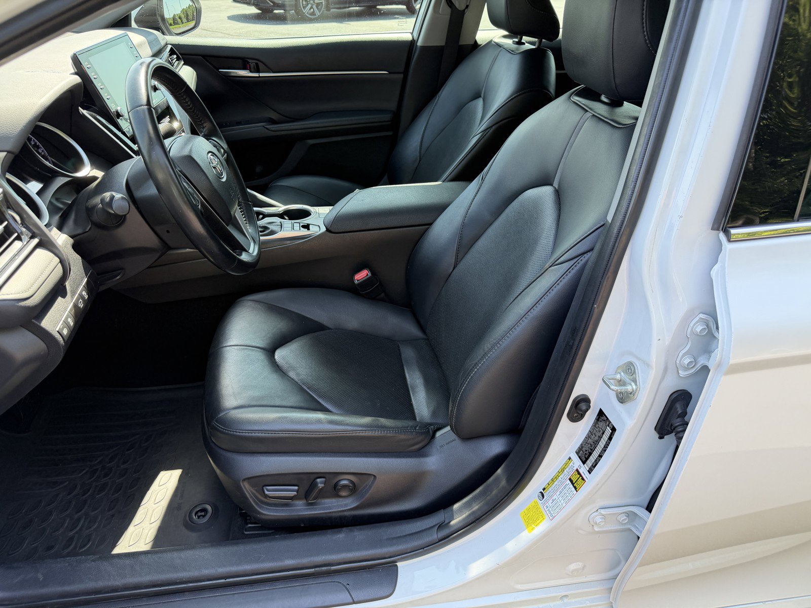 Used 2023 Toyota Camry XLE FWD image 16