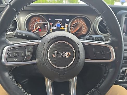 Used 2021 Jeep Wrangler Unlimited Sahara AWD/4WD image 11