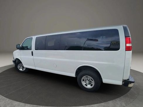 Used 2020 Chevrolet Express 3500 LT w/ LT Preferred Equipment Group RWD image 4