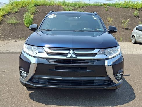 Used 2018 Mitsubishi Outlander LE AWD/4WD image 2