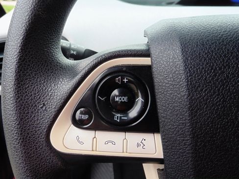 Used 2017 Toyota Prius Two image 6