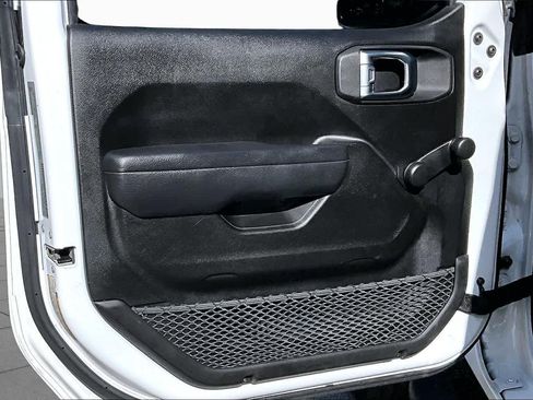 Used 2022 Jeep Wrangler Sport AWD/4WD image 25