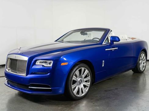 Used 2017 Rolls-Royce Dawn RWD image 4