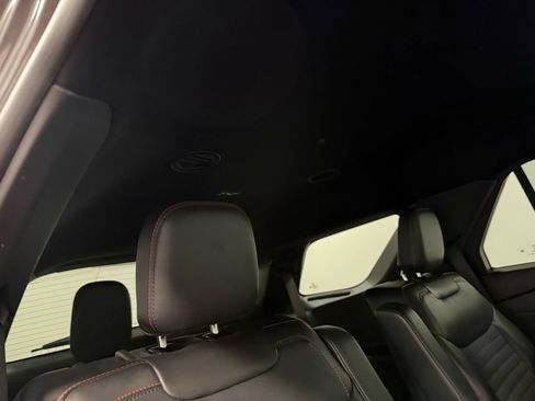 Used 2025 Ford Explorer ST-Line AWD/4WD image 15