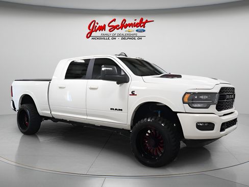 Used 2024 RAM 2500 Limited AWD/4WD image 2