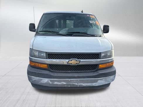 Used 2024 Chevrolet Express 2500 image 2