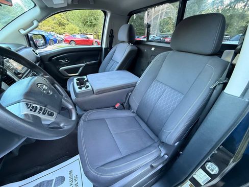 Used 2017 Nissan Titan SV RWD image 34