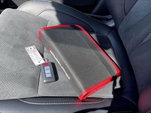 Used 2024 Mitsubishi Eclipse Cross SE image 10