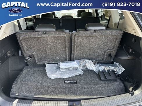 Used 2024 Volkswagen Tiguan SE FWD image 16