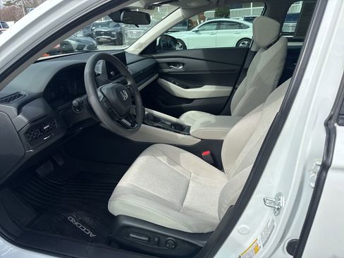 Used 2024 Honda Accord EX image 9