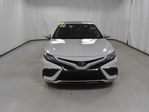 Used 2022 Toyota Camry XSE w/ Cold Weather Package image 4