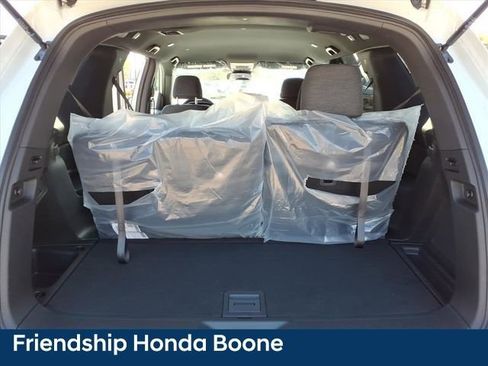Used 2025 Honda Pilot Sport image 10